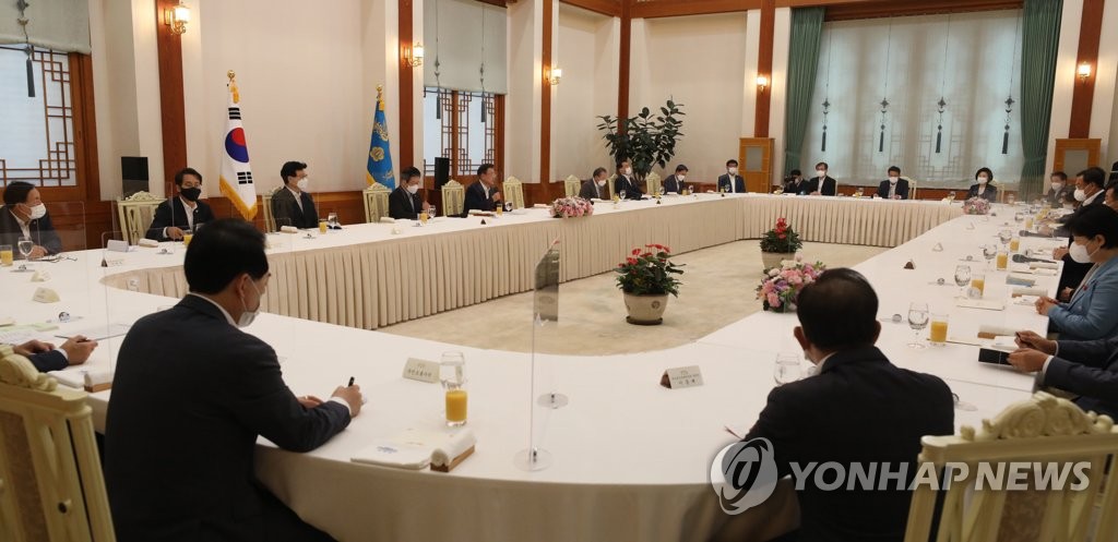 Un déjeuner organisé par le président Moon Jae-in est en cours pour les dirigeants parlementaires à Cheong Wa Dae, le vendredi 3 septembre 2021. 