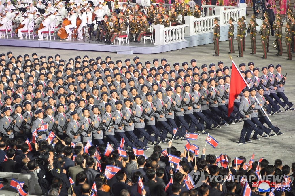 كوريا الشمالية تحشد أكثر من 6 آلاف جندي للتحضير لاستعراض عسكري على ما يبدو