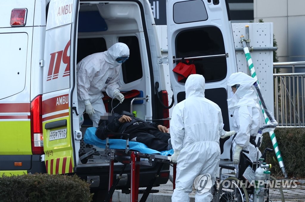 كوريا الجنوبية تؤكد 7,102 إصابة جديدة بكورونا... عدد مرضى كورونا في حالة حرجة يبلغ أعلى مستوى له عند 857 - 1
