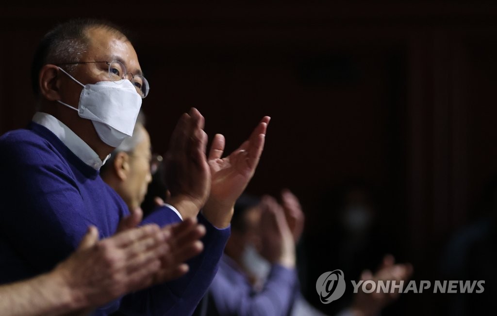 박수치는 정의선 현대차그룹 회장