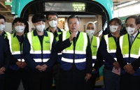 (جديد) الرئيس مون يزور مرآب عربات المترو الجديدة الكورية الواردة للخط الثالث لمترو الأنفاق بالقاهرة