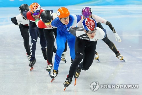 لاعب التزلج السريع على المضمار القصير "هوانغ ديه-هون"