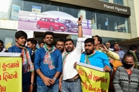 현대차 불매운동 나서는 인도 청년 시위대