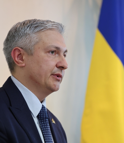 السفير الأوكراني يطلب الدعم من كوريا الجنوبية ويدعو إلى فرض عقوبات "ضخمة" بسبب الغزو الروسي