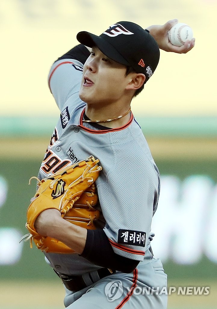 Seoul, May 3, 2022. Baseball: Hanwha Eagles vs. SSG Landers Hanwha Eagles  starter Yoon Dae-kyung throws a pitch during a Korea Baseball Organization  regular season game against the SSG Landers at Incheon