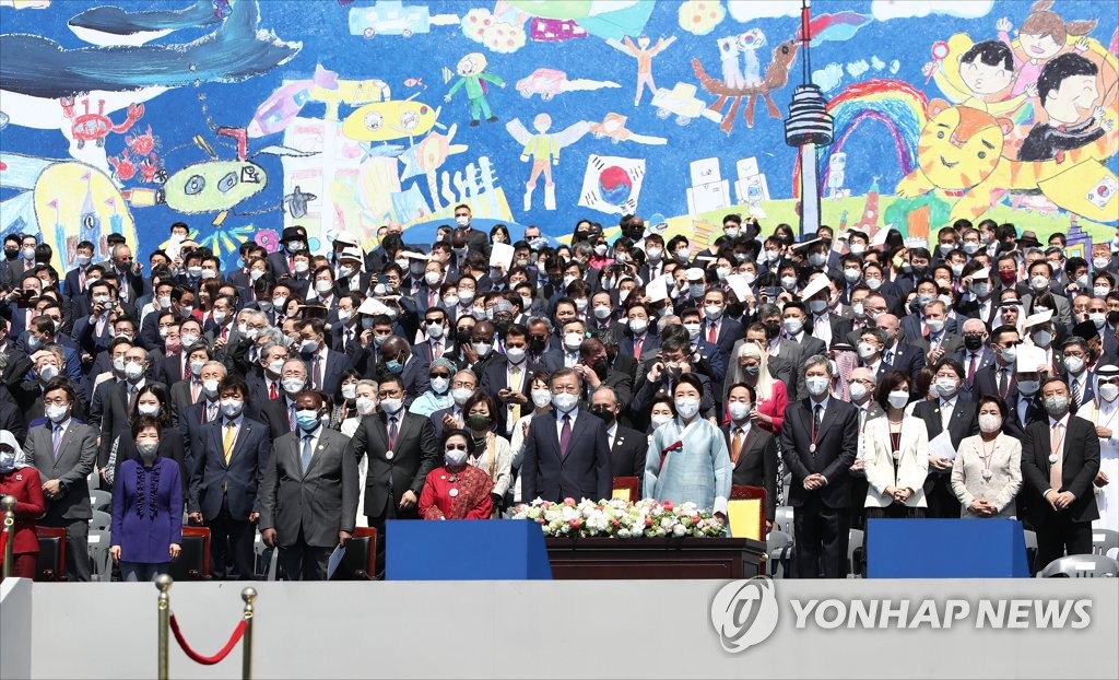 윤석열 대통령 맞이하는 내빈들