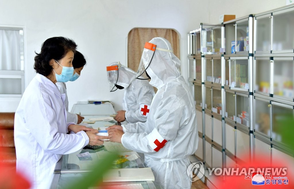 치료·의약품 공급에 파견된 북한 군관