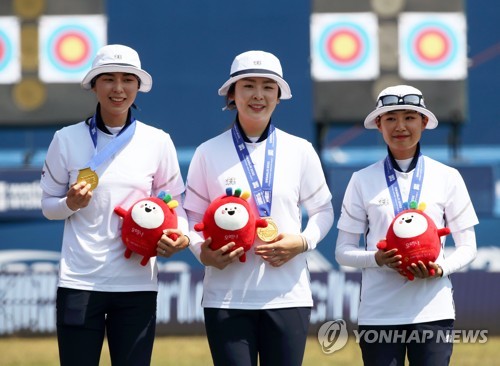 '금메달 목에 걸고'…한국 女양궁, 월드컵 컴파운드 단체전 우승