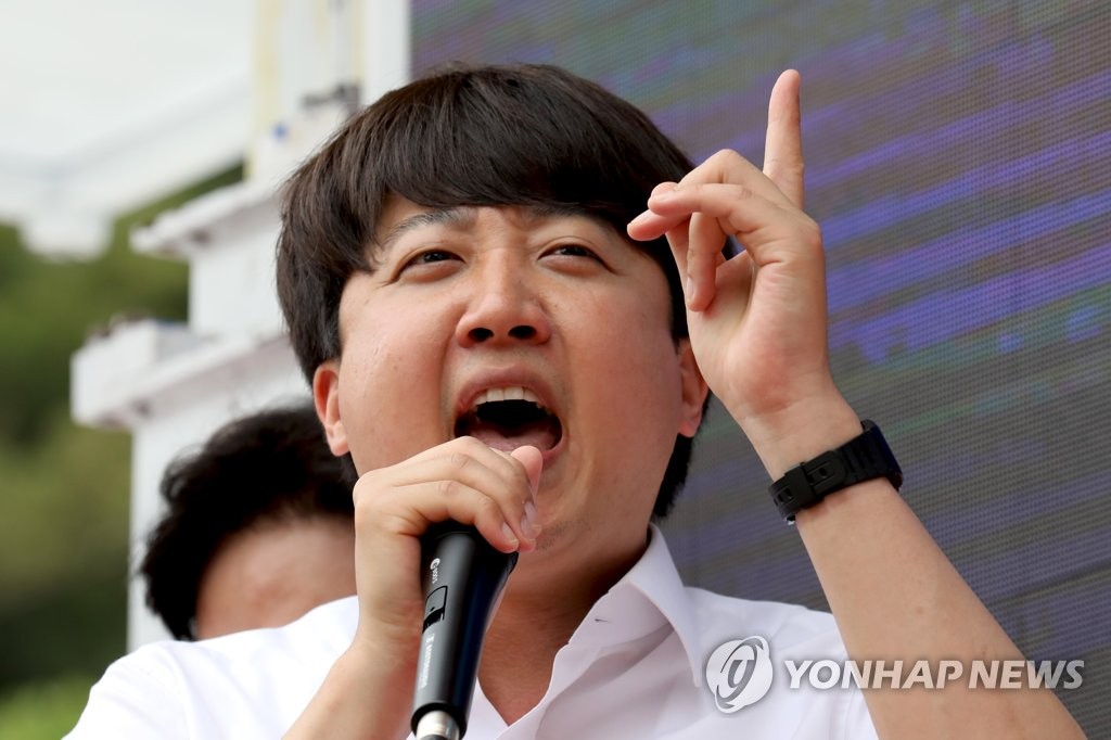 김포 지원유세에서 연설하는 이준석 대표