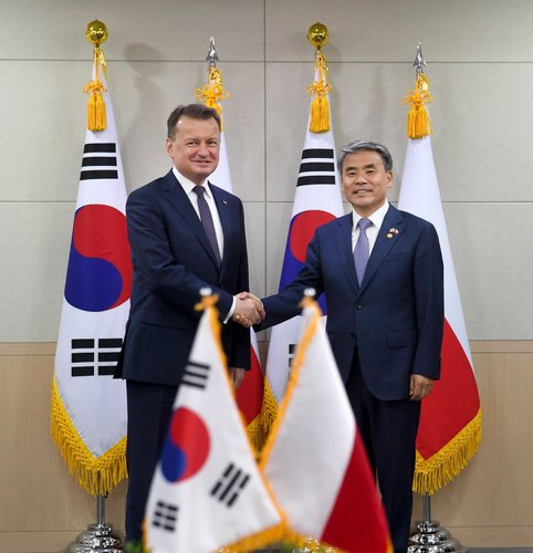 韓国とポーランドは５月にソウルで国防相会談を行った（国防日報提供）＝（聯合ニュース）≪転載・転用禁止≫