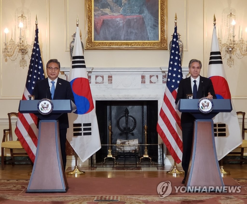 South Korean Foreign Minister Park Jin (L) and his U.S. counterpart, Antony Blinken, hold a news conference after their talks in Washington on June 13, 2022. (Yonhap)