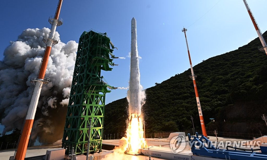 (شامل) نجاح كوريا الجنوبية في إطلاق صاروخها المحلي الصنع في المحاولة الثانية - 1