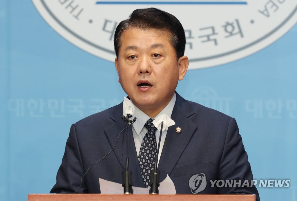 In this file photo, Rep. Kim Byung-joo of the main opposition Democratic Party speaks at a press conference at the National Assembly on July 15, 2022. (Pool photo) (Yonhap)