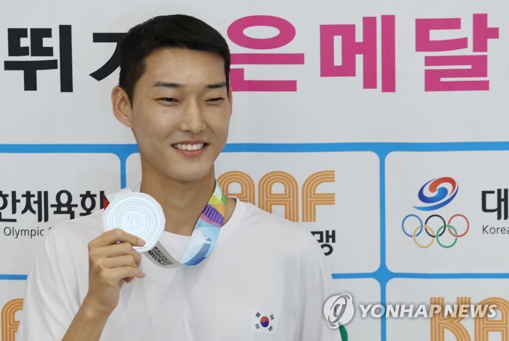 With weight off shoulders, high jumper Woo Sang-hyeok seeks further improvement