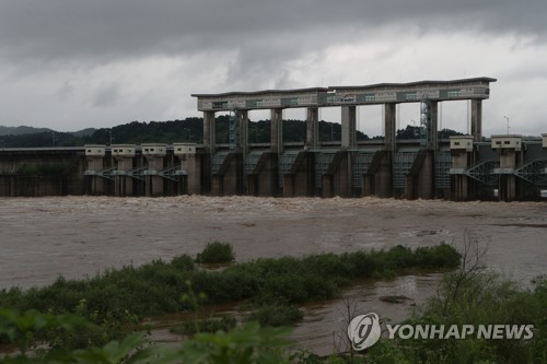 Water level of river near inter-Korean border rises dangerously amid heavy rain