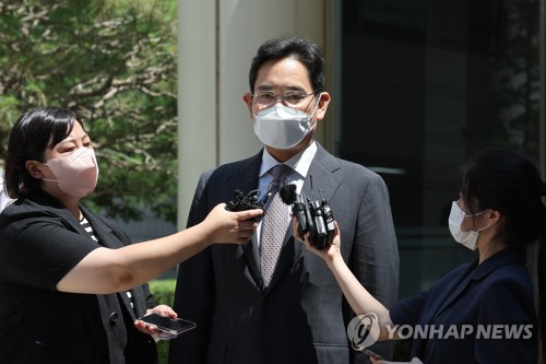  Samsung heir Lee granted special presidential pardon