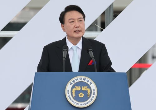 الرئيس يون يلقي خطابا بمناسبة يوم التحرير