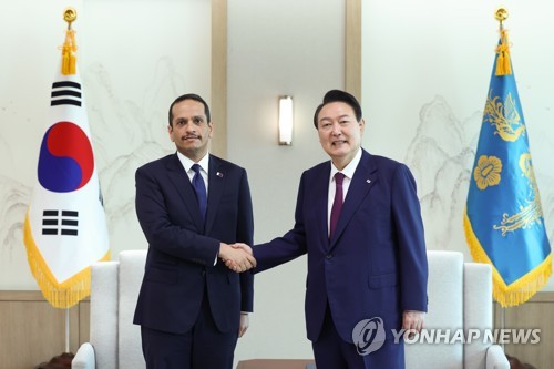 الرئيس يون يستقبل نائب رئيس مجلس الوزارء لدولة قطر