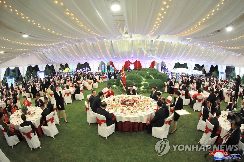 La Corée du Nord organise un événement marquant le 74e anniversaire de la fondation de l'Etat, le 8 septembre 2022 sur cette photo publiée par l'Agence centrale de presse nord-coréenne (KCNA), un jour après l'événement. (Utilisation en Corée du Sud uniquement et redistribution interdite)