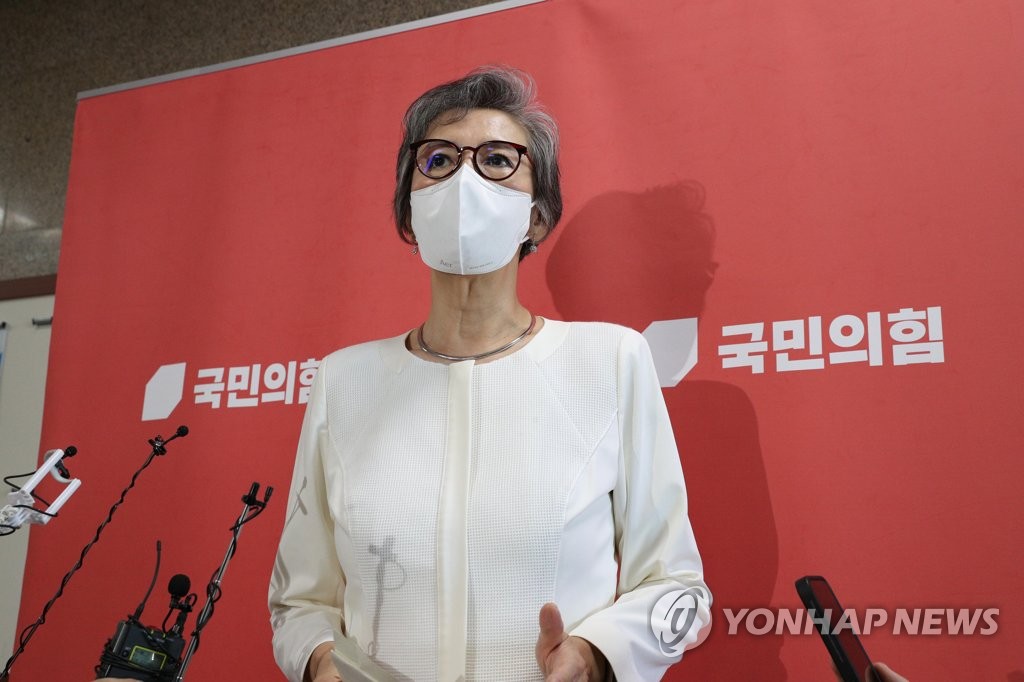 Lee Yang-hee, the ethics committee chief of the ruling People Power Party, speaks during a press briefing at the National Assembly in Seoul on Sept. 18, 2022. (Joint Press Corps) (Yonhap)