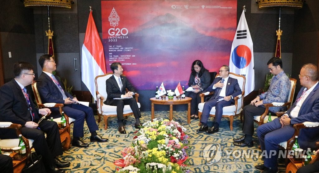 وزير التجارة الكوري الجنوبي يلتقي مع نظيره الإندونيسي