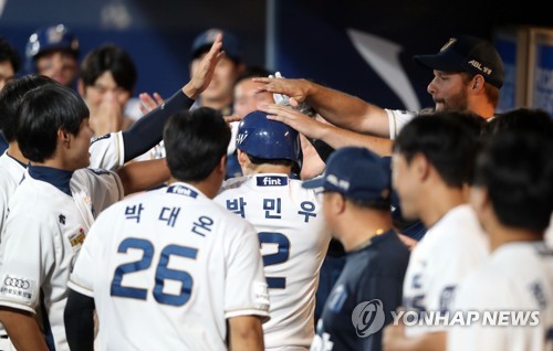 NC 박민우 첫 타석 '기선제압 솔로 홈런'