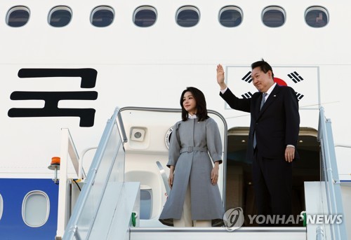 الرئيس يون يختتم جولته الخارجية