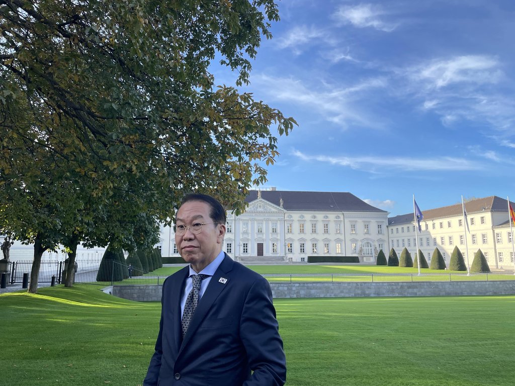 South Korea's Unification Minister Kwon Young-se speaks to reporters after his courtesy call on President Frank-Walter Steinmeier in Berlin, Germany, on Oct. 4, 2022. (Yonhap)