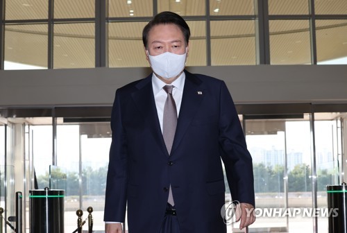 출근하는 윤석열 대통령