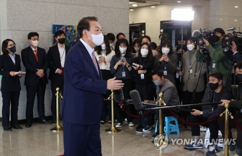 윤 대통령, "헌정사 하나의 관행, 어제부로 무너져"