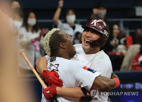 KBO Picks, Odds & Betting Model (Sunday, May 17): Who Should Be Favored in  Kiwoom Heroes vs. LG Twins