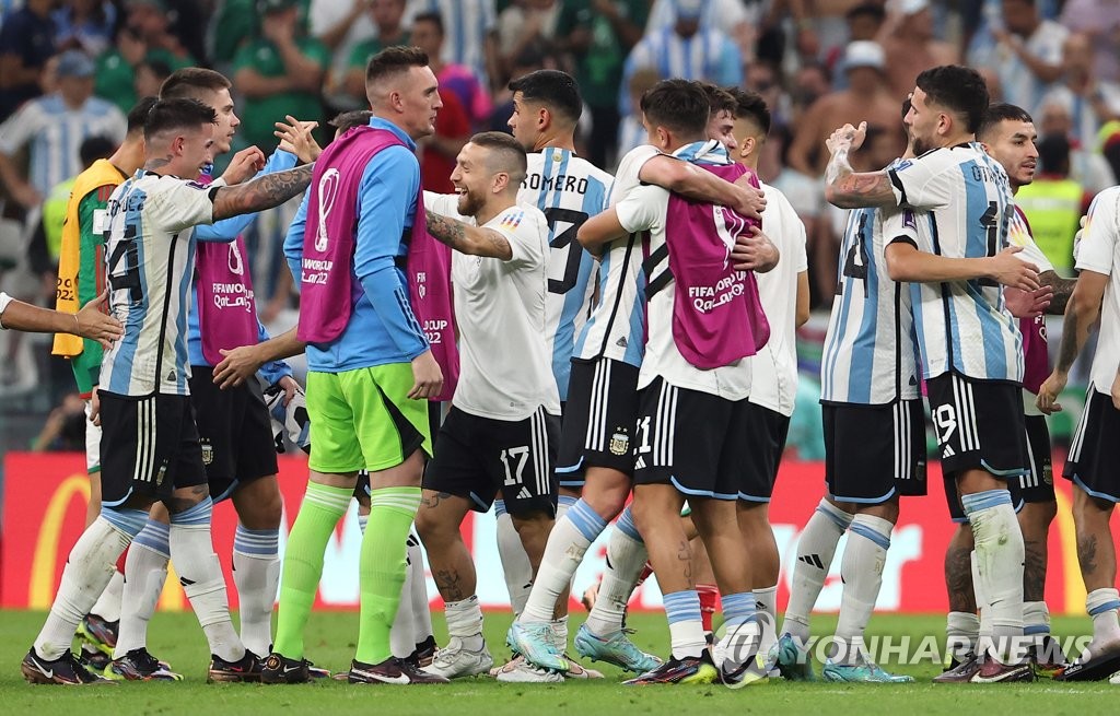 아르헨티나, 멕시코 2-0 격파