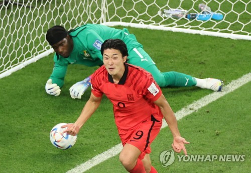 [월드컵] 한국 최초로 한 경기 2골 조규성…"너무 죄송하고 아쉬워요"(종합)
