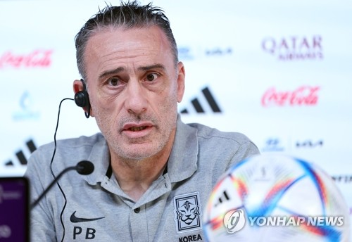 サッカー韓国代表のベント監督　「再契約しない」