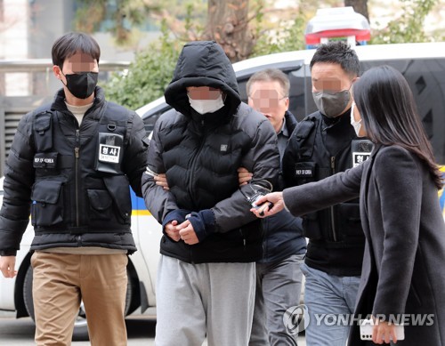전자발찌 차고 '편의점 강도살인' 30대 구속…"도주 우려"