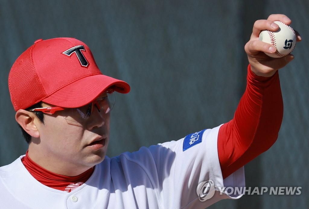Yang Hyeon-jong of the Kia Tigers grips the official ball for the World Baseball Classic at Kino Sports Complex in Tucson, Arizona, on Feb. 14, 2023, during the club's spring training. (Yonhap)
