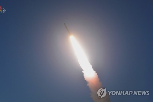 (3e LD) Pyongyang a tiré 2 missiles balistiques vers la mer de l'Est