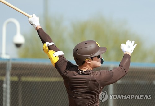 Half-Korean big leaguer Tommy Edman eager to showcase versatility