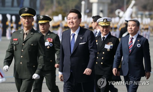 해군사관학교 졸업식 참석한 윤석열 대통령