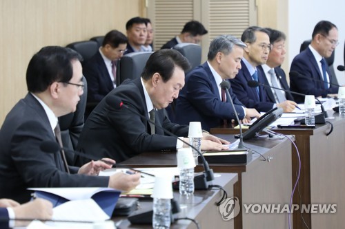 Yoon ordena una medida complementaria sobre la propuesta de extender la semana laboral