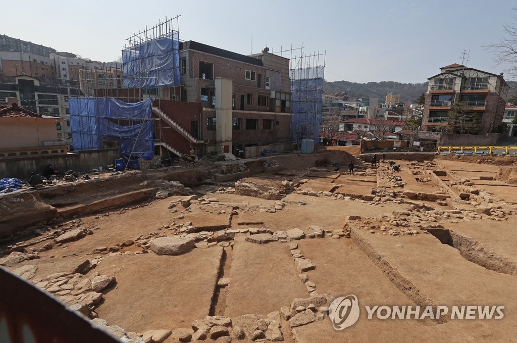 工事現場で遺跡発見