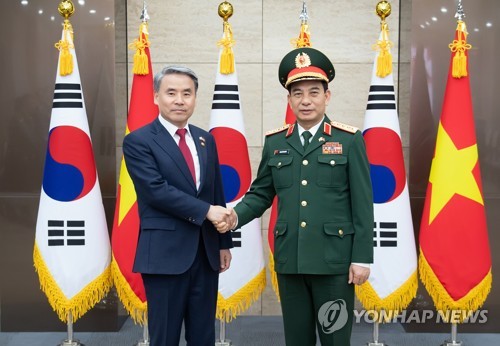 Chefs de la Défense de la Corée et du Vietnam