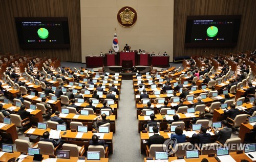 '임대인 정보 열람·중개사 처벌강화' 전세사기방지법 국회 통과
