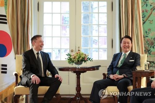 Yoon asks Tesla CEO Musk to invest in S. Korea