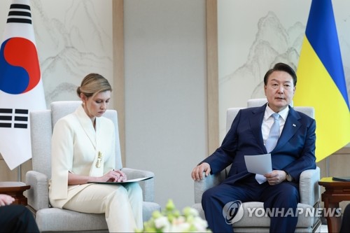 尹大統領「非人道的行為、容認できない」　ウクライナ大統領夫人と会談