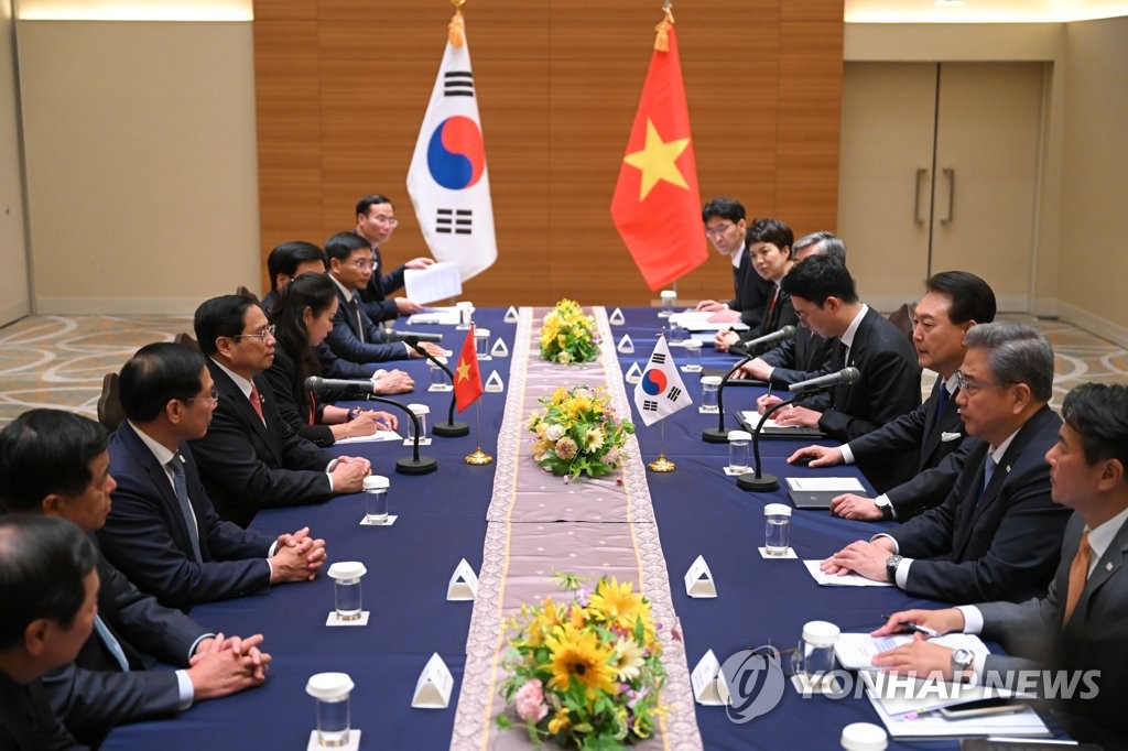 尹大統領がベトナム首相と会談　「両国関係が全ての分野で発展」