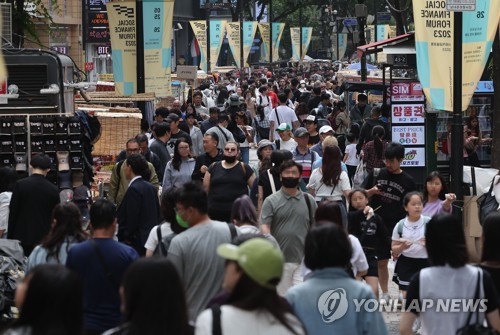 ［速報］韓国の新規コロナ感染者２万１３８５人　前週比約２３００人減