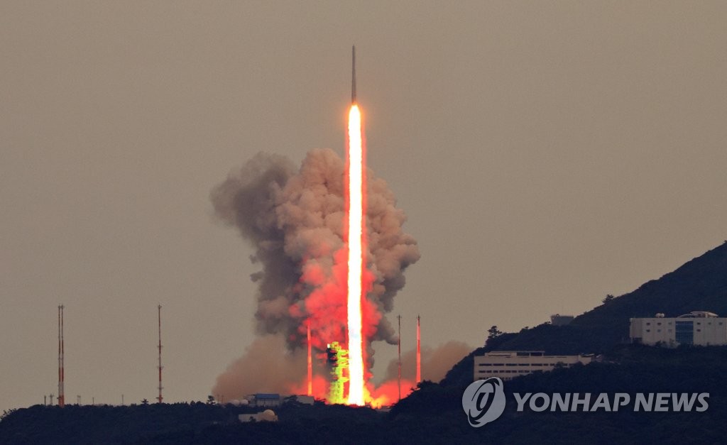 كوريا الجنوبية تؤكد نجاح الإطلاق الثالث للصاروخ الفضائي «نوري» - 1