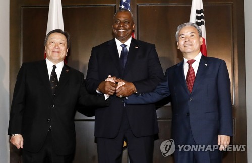 Defense chiefs of S. Korea, Japan set for first bilateral talks in nearly 4 years