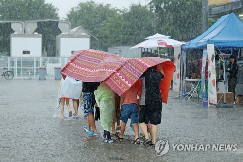 내일까지 전국에 시간당 30~60㎜ 집중호우…다음주 내내 장맛비